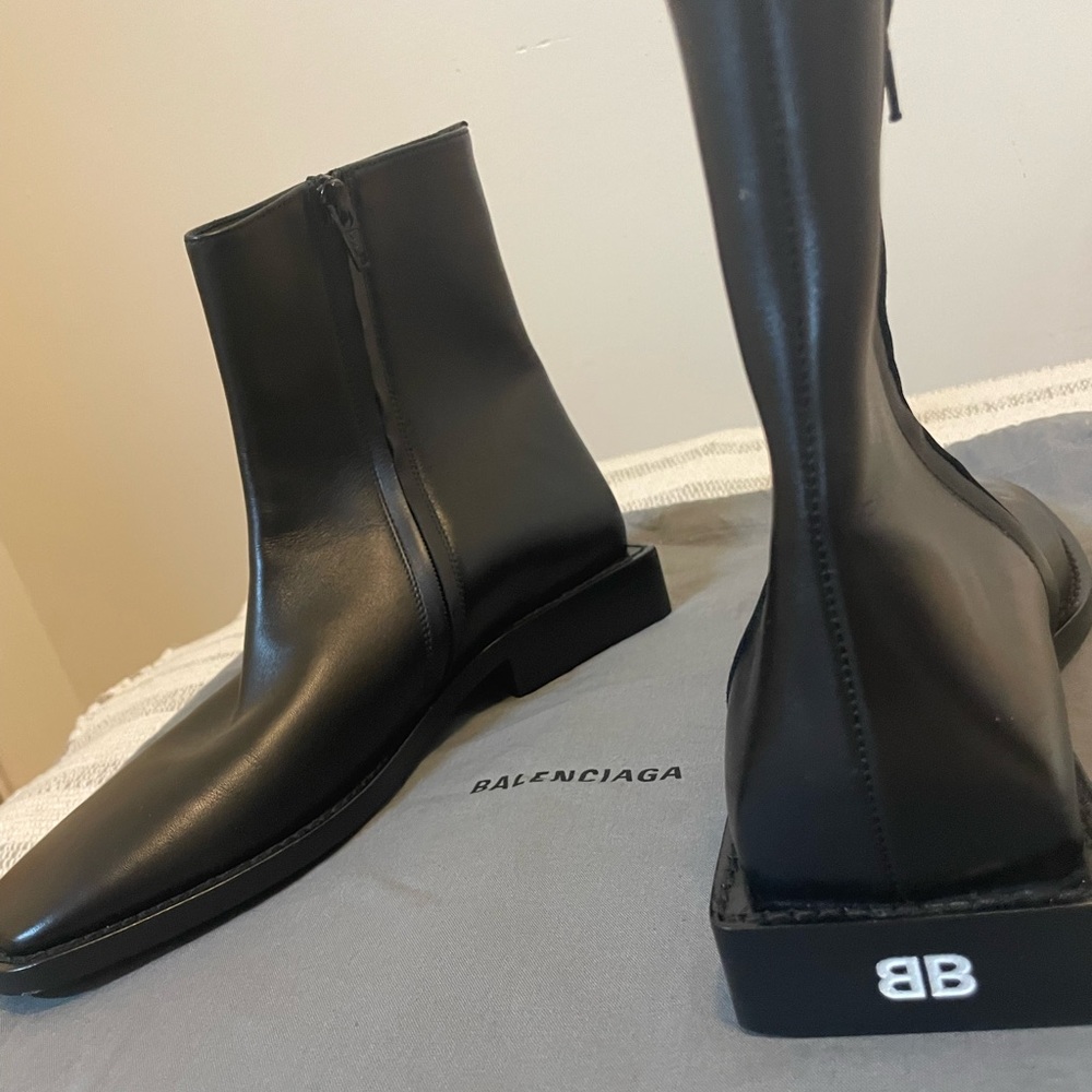 BALENCIAGA BB Rim Square Heel Boots 616349